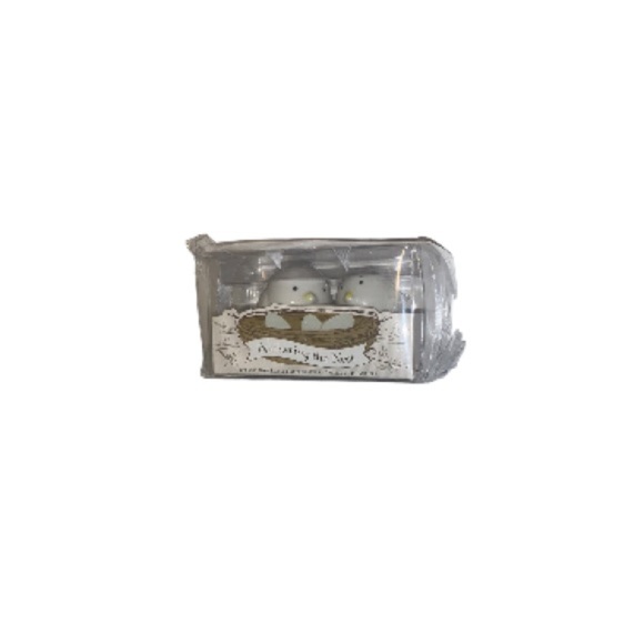 🆕 Feathering the Nest White Ceramic Bird Salt and Pepper Shakers - Picture 1 of 5